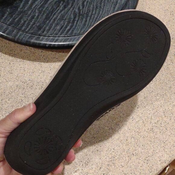 Cliffs Black Vegan Sandals Size 9.5. A10 - Picture 4 of 4